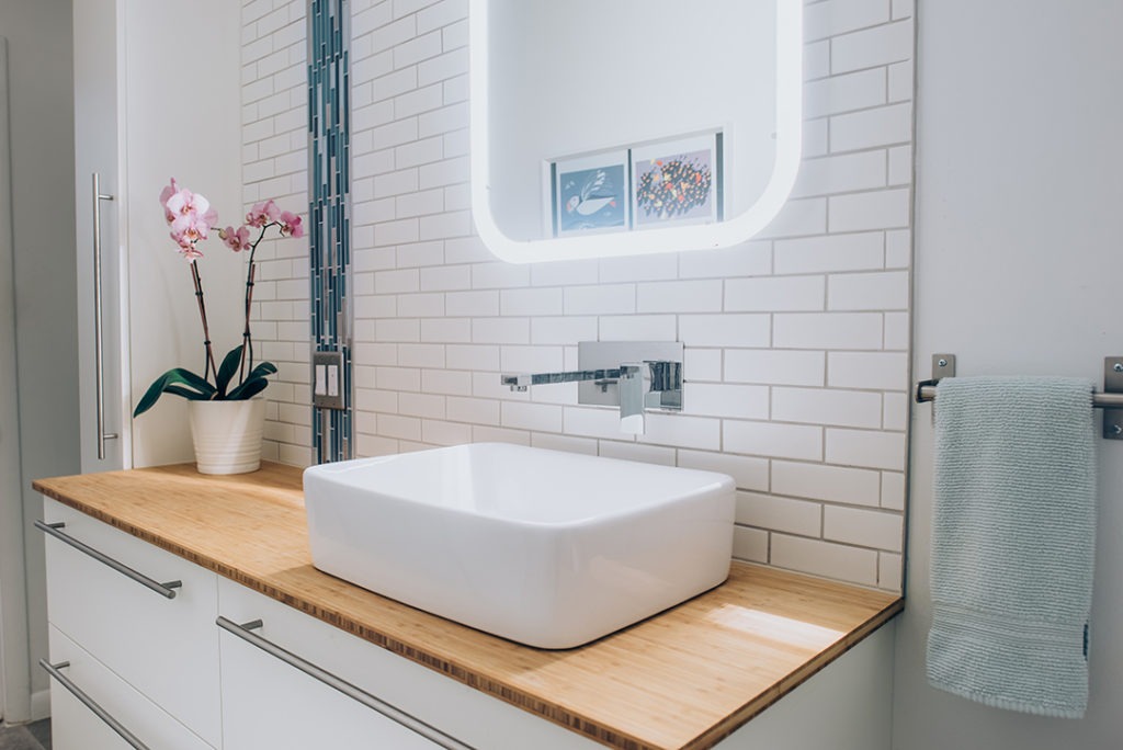 Bathroom backsplashes in Los Angeles